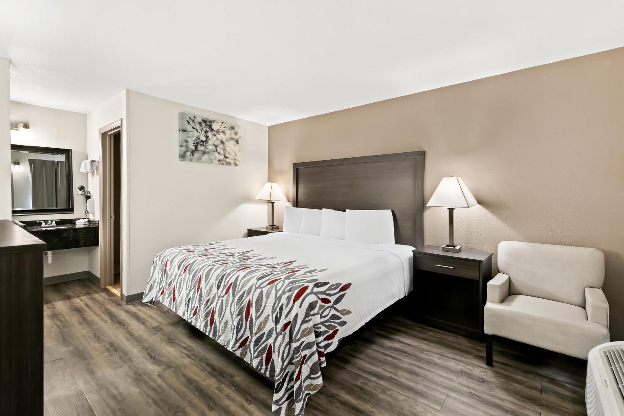 Red Roof Inn & Suites Duncan Εξωτερικό φωτογραφία